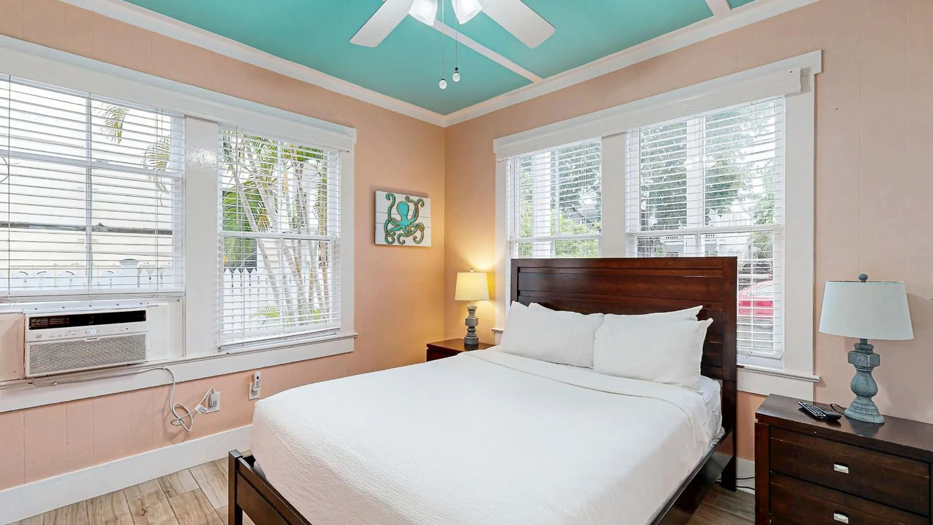 Four Flowers Guesthouse Key West